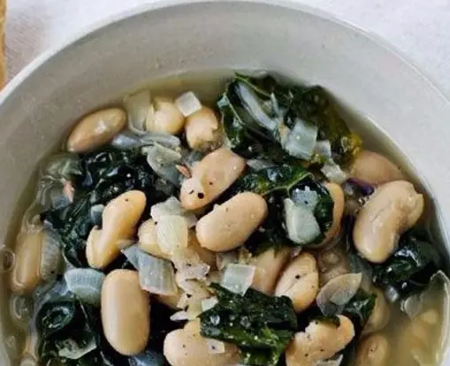 Porotos con espinaca