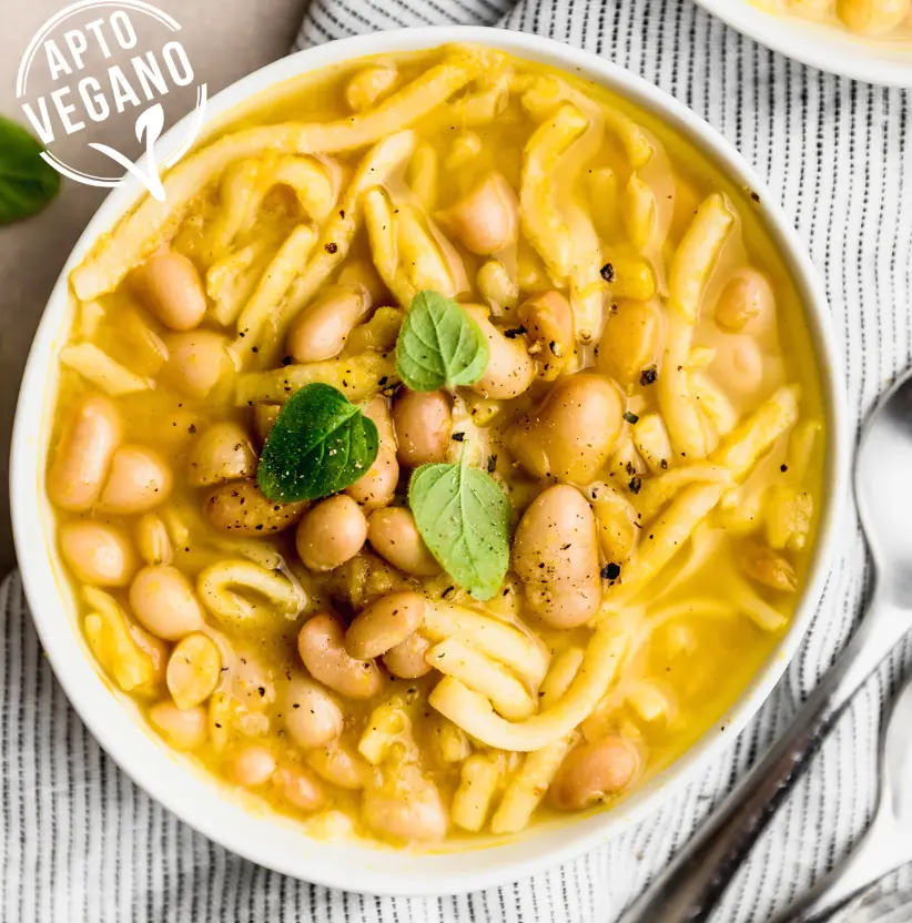 Porotos con tallarines